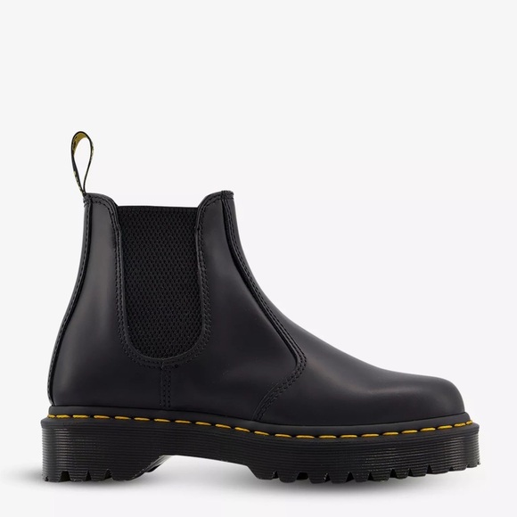 NWOB Dr. Martens Men’s  Chelsea Boots - Picture 1 of 9